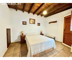 Espectacular casa con patio y terraza en Játar!