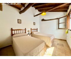 Espectacular casa con patio y terraza en Játar!