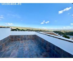 Espectacular casa con patio y terraza en Játar!