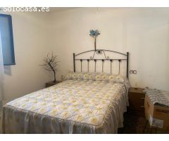 Amplia casa con terraza y garaje en Canillas de Aceituno!