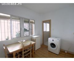 Encantadora casa con patio y gran terraza en Vélez!