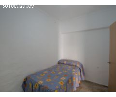 Encantadora casa con patio y gran terraza en Vélez!
