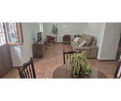 Gran casa con patio en Riogordo!