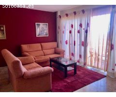 Encantador piso con terraza, plaza de parking y piscina en Alcaucín!