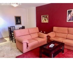 Encantador piso con terraza, plaza de parking y piscina en Alcaucín!