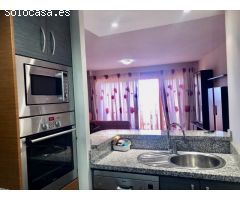 Encantador piso con terraza, plaza de parking y piscina en Alcaucín!