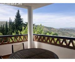 Encantador piso con terraza, plaza de parking y piscina en Alcaucín!