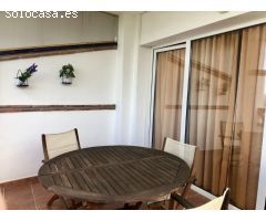 Encantador piso con terraza, plaza de parking y piscina en Alcaucín!