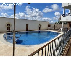Encantador piso con terraza, plaza de parking y piscina en Alcaucín!