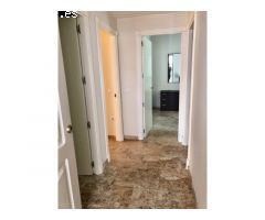 Encantador piso con terraza, plaza de parking y piscina en Alcaucín!