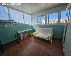 Encantador dúplex con terraza, vistas al mar y plaza de parking en Torre de