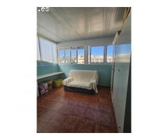 Encantador dúplex con terraza, vistas al mar y plaza de parking en Torre de