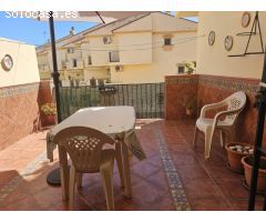 Encantador dúplex con terraza, vistas al mar y plaza de parking en Torre de