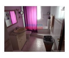 Finca de 4000 m2 cerrada con casa y piscina en Urbanización Los Pinos de Belvis