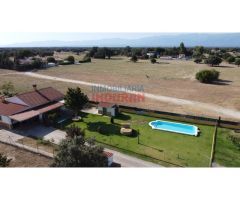 Finca con casa y piscina en Navalmoral de la Mata, Cáceres
