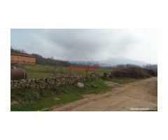 Finca de 12,88 ha cerrada casi en su totalidad, con pozo y varias edificaciones