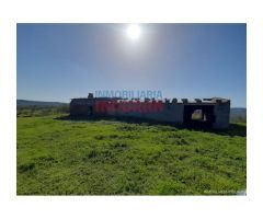 Finca de 85 hectáreas, cerrada y acuartelada en Valdelacasa del Tajo