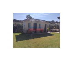 Finca de 7200 m2 con casa de 120 m2 en Urbanización La Narota de Belvis de