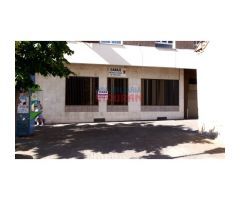 Local comercial acondicionado de 376 m2 con varios apartados situado en Urbano