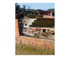 Finca ganadera de 9,3 ha poblada de encinas centenarias, tiene varias