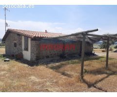 Finca rústica de 555 ha, ideal para uso cinegético y ganadero, con varios