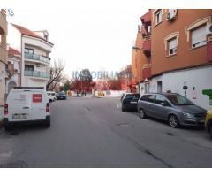 Local comercial en calle Genaro Cajal