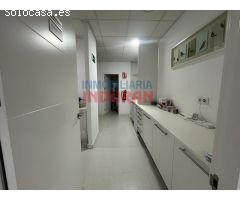 Clínica dental en calle Manuel Mas