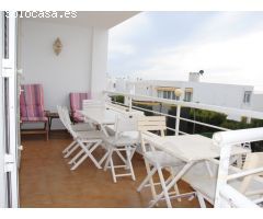 BONITO CHALET PAREADO EN URBANIZACIÓN PRIVADA CON PISCINA