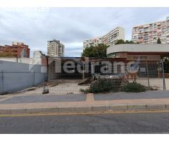 Se venden dos locales comerciales