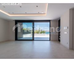 SE VENDE ESCLUSIVA DUPLEX EN 1º LINEA DE PONIENTE