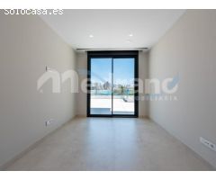 SE VENDE ESCLUSIVA DUPLEX EN 1º LINEA DE PONIENTE