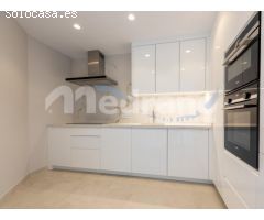 SE VENDE ESCLUSIVA DUPLEX EN 1º LINEA DE PONIENTE