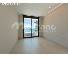 SE VENDE ESCLUSIVA DUPLEX EN 1º LINEA DE PONIENTE