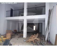 LOCAL CON ENTREPLANTA ADAPTADO EN VENTA. ZONA CENTRO-CASCO ANTIGUO
