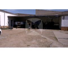 CASA SEÑORIAL DE 490 m2 EN LA CORTE DE PELEAS.