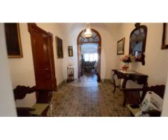 CASA SEÑORIAL DE 490 m2 EN LA CORTE DE PELEAS.