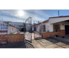 CASA SEÑORIAL DE 490 m2 EN LA CORTE DE PELEAS.