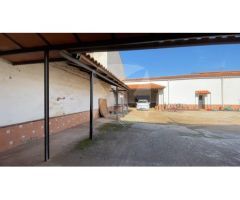 CASA SEÑORIAL DE 490 m2 EN LA CORTE DE PELEAS.