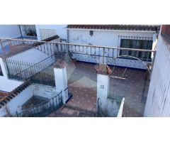 CASA SEÑORIAL DE 490 m2 EN LA CORTE DE PELEAS.