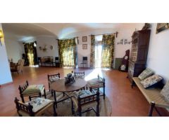 CASA SEÑORIAL DE 490 m2 EN LA CORTE DE PELEAS.