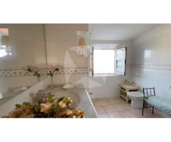 CASA SEÑORIAL DE 490 m2 EN LA CORTE DE PELEAS.