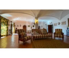 CASA SEÑORIAL DE 490 m2 EN LA CORTE DE PELEAS.