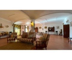 CASA SEÑORIAL DE 490 m2 EN LA CORTE DE PELEAS.
