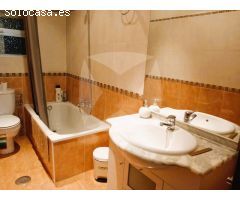 PISO DE 4 DORMITORIOS , EN VENTA CON PLAZA DE GARAJE OPCIONAL , EN CASCO