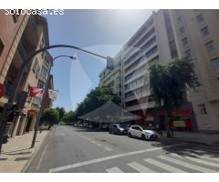 VIVIENDA EN VENTA CON PLAZA DE GARAJE SITUADA EN PLENO CENTRO DE LA CIUDAD