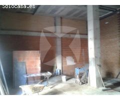 LOCAL SIN ADAPTAR EN VENTA DE ESQUINA ZONA PASEO CONDES DE BARCELONA