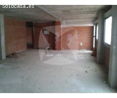 LOCAL SIN ADAPTAR EN VENTA DE ESQUINA ZONA PASEO CONDES DE BARCELONA