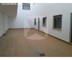 LOCAL SIN ADAPTAR EN VENTA DE ESQUINA ZONA PASEO CONDES DE BARCELONA