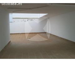 LOCAL SIN ADAPTAR EN VENTA DE ESQUINA ZONA PASEO CONDES DE BARCELONA