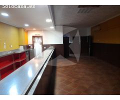 LOCAL COMERCIAL EN VENTA ADAPTADO PARA HOSTELERIA. ZONA SAN FERNANDO